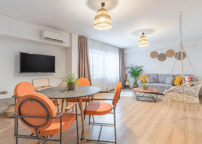 Boho Chic Apartment Under Acropolis